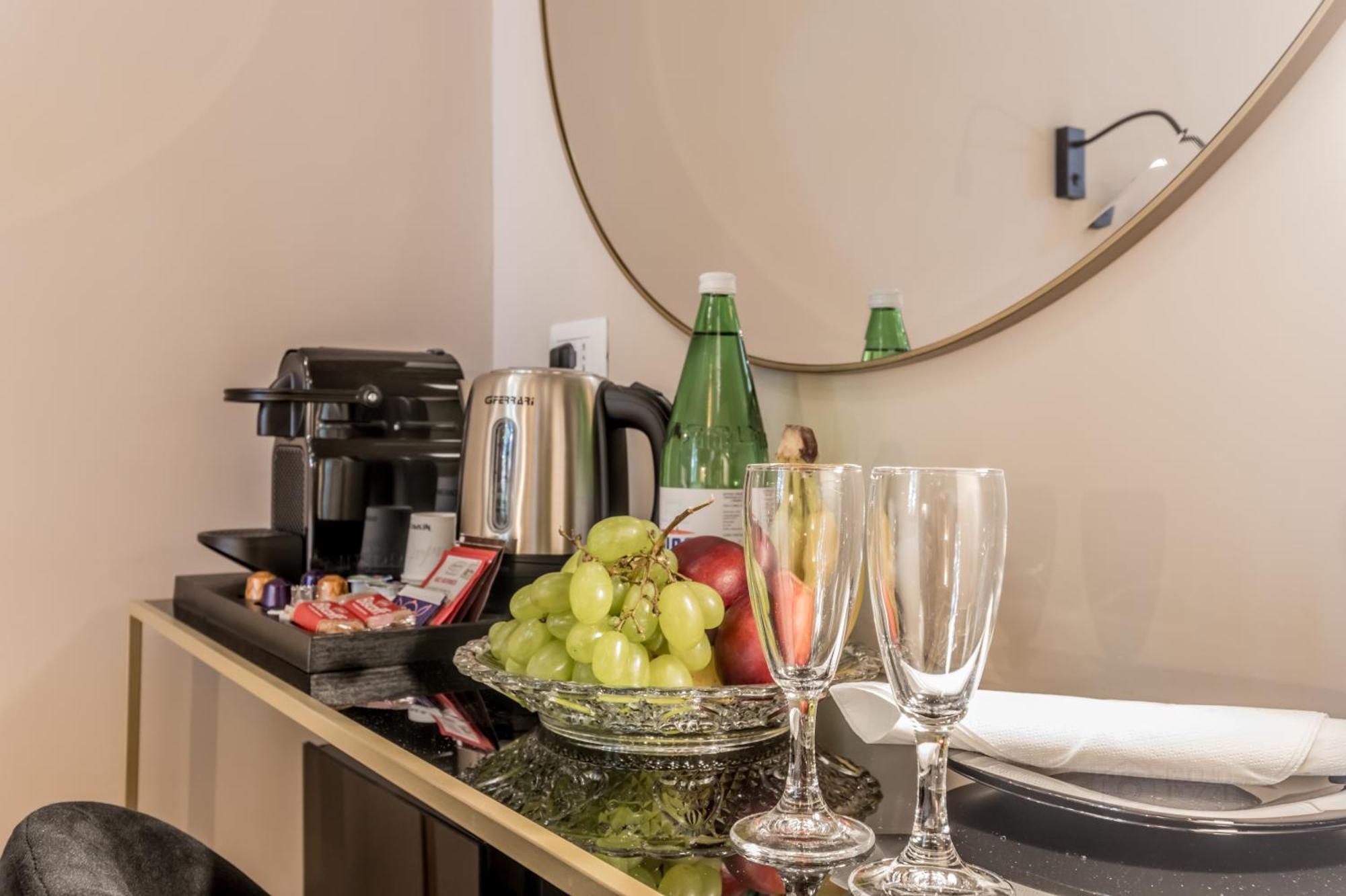 Queen Of Rome Luxury Rooms Eksteriør bilde